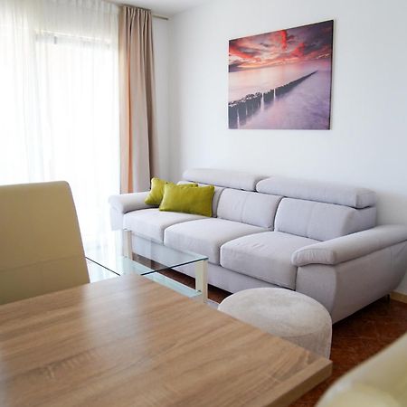 Apartamento Apartman Lana Omišalj Exterior foto