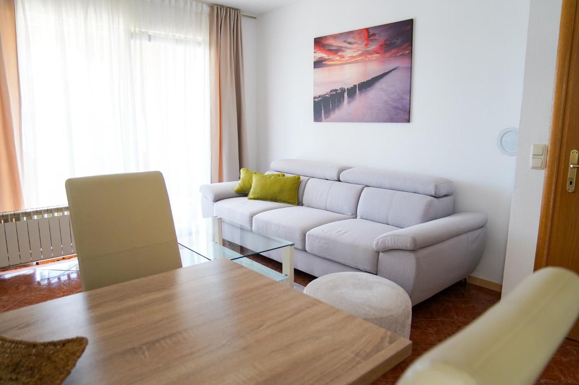 Apartamento Apartman Lana Omišalj Exterior foto
