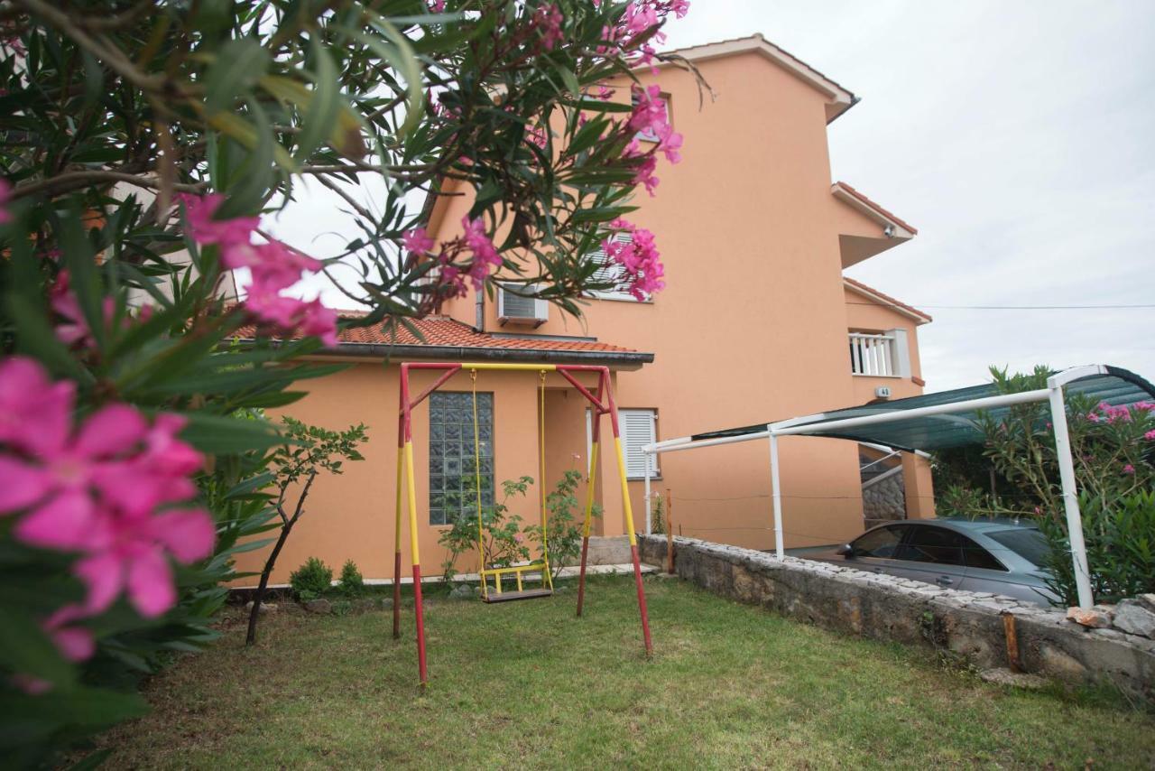 Apartamento Apartman Lana Omišalj Exterior foto